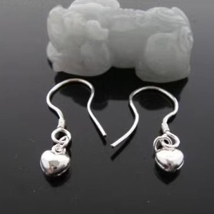 99足银小小爱心挂勾耳环 99银女生爱心耳环 足银耳环