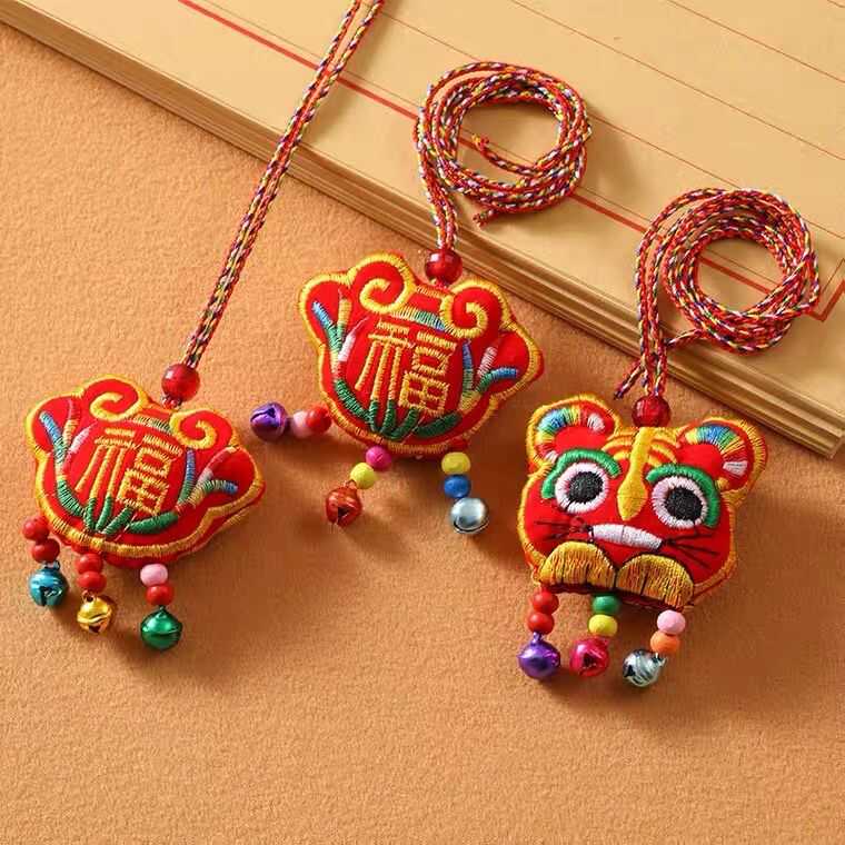 端午老虎挂脖刺绣宝宝平安符
