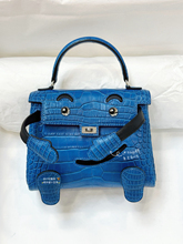 纯手缝收藏级Kellydoll美洲鳄鱼皮琉璃蓝凯莉千禧娃娃手提迷你包