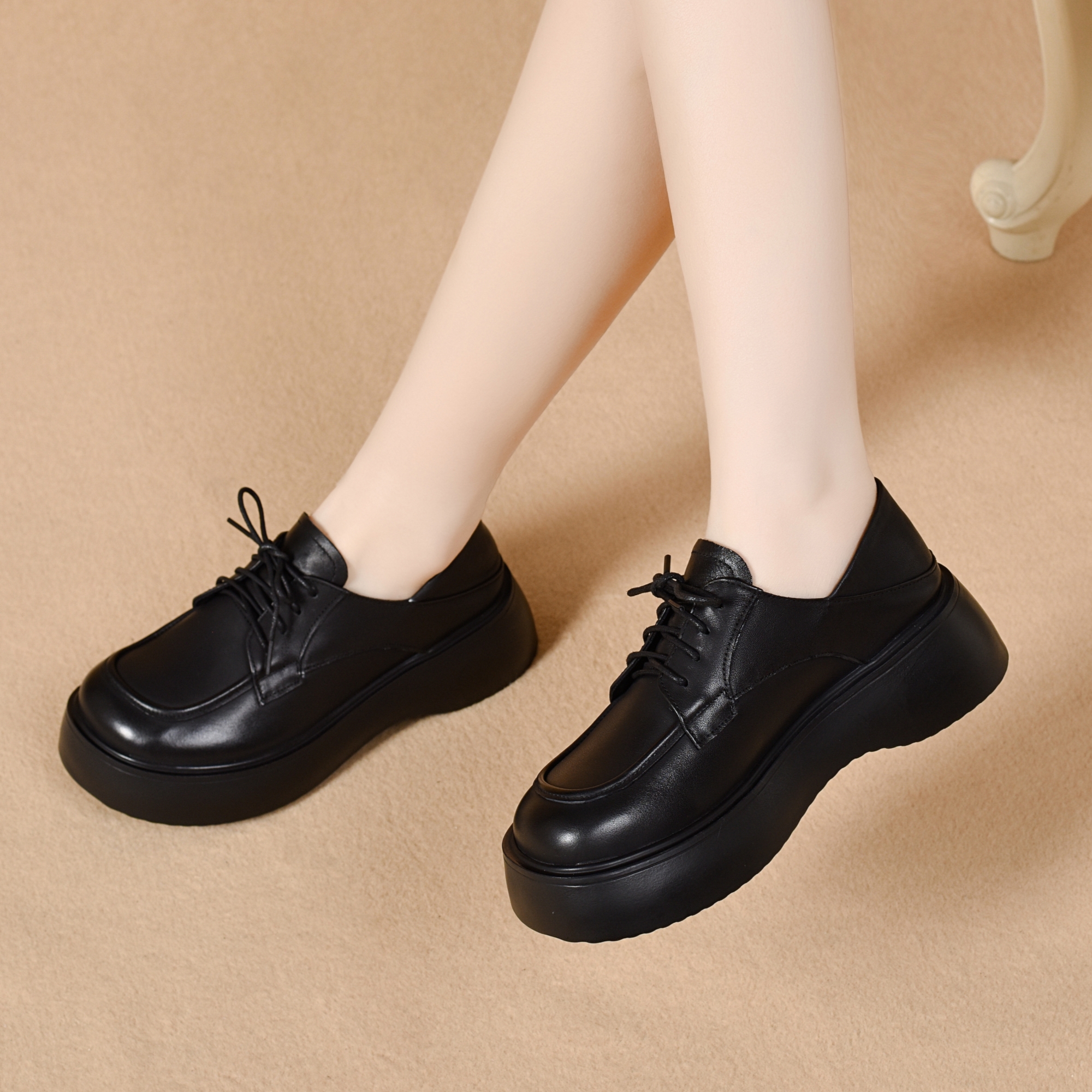 2025年新款百搭英伦风厚底深口单鞋女真皮系带松糕鞋黑色小皮鞋女