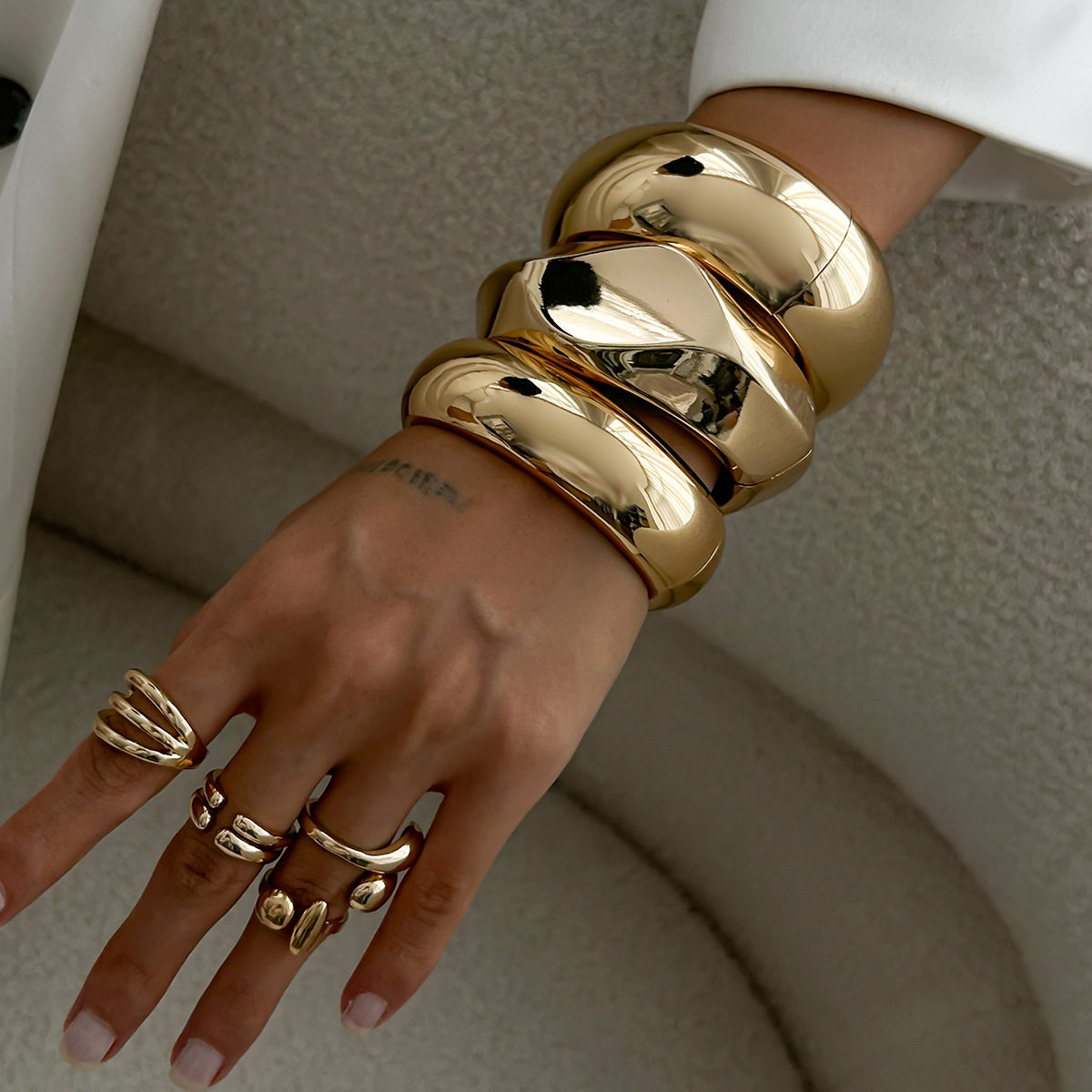 欧美精品ins夸张切面几何手镯 小众个性设计感弹簧扣开口手环