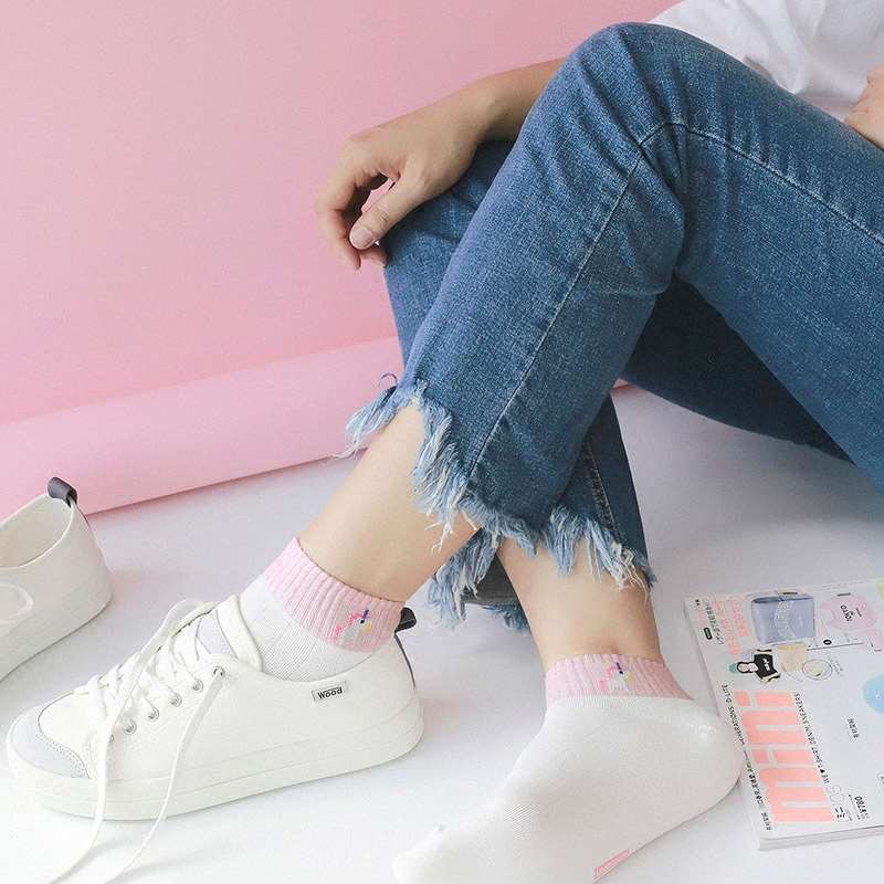 動物卡通棉質女襪時裝襪子女潮流個性純棉短筒 襪子女獨角獸甜美在類目 女士內衣/男士內衣/家居服, 短襪/打底襪/絲襪/美腿襪中 - 來自Buy2taobao.com提供專業的淘寶代購服務