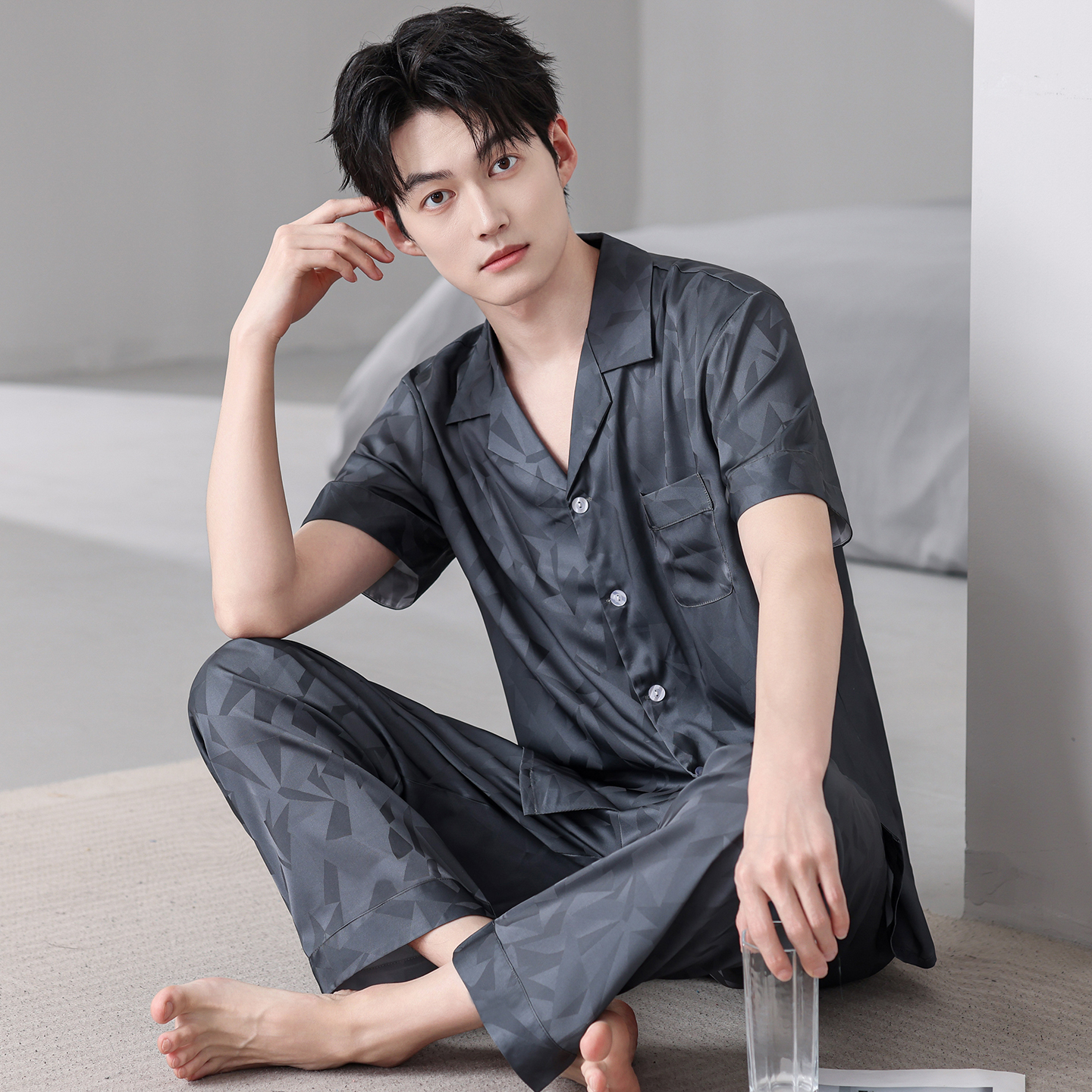 夏款男士睡衣丝绸短袖长裤薄款冰丝套装大码宽松简约可外出家居服