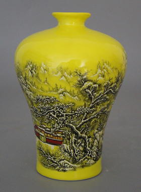 同治粉彩千山雪梅装饰展柜陶瓷器
