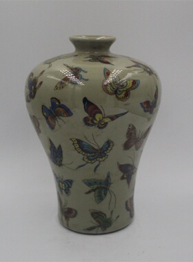 清代光绪彩蝶仿古风做旧瓷器梅瓶