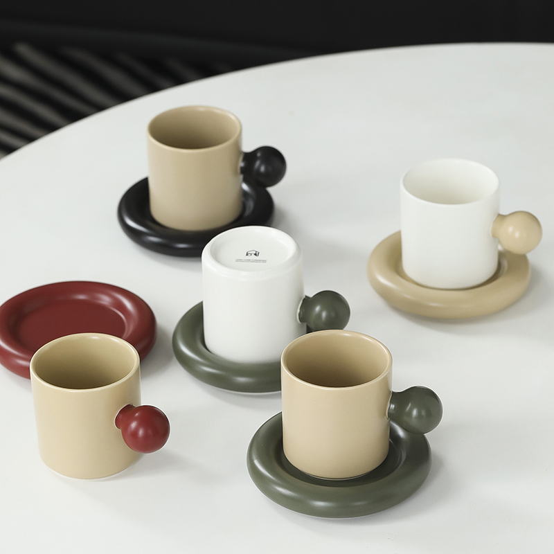 小球手柄马克杯拼色咖啡杯带碟