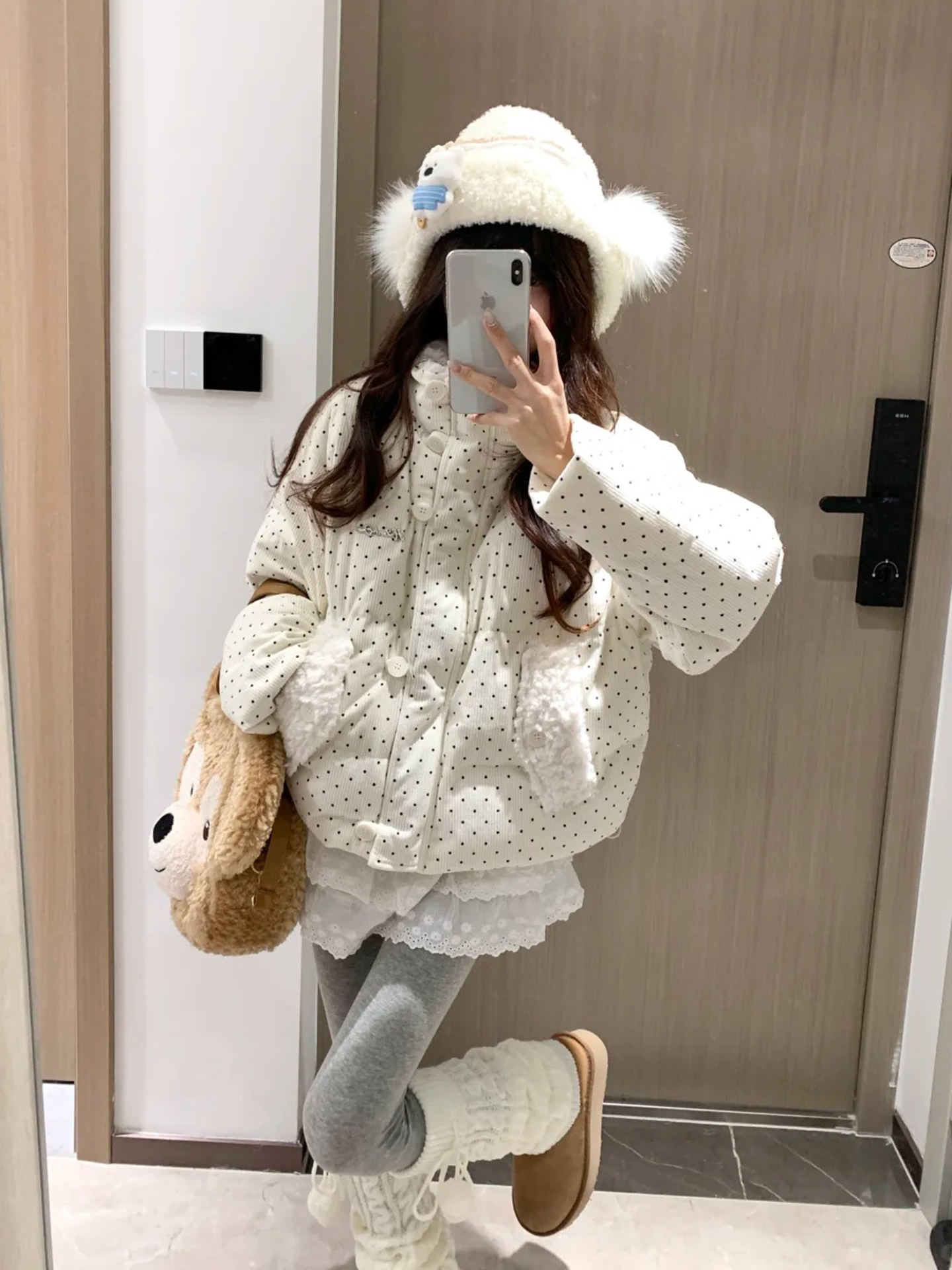 冬季超级时尚的羽绒服2025妇女新款学生娇小圆点棉质短大衣妇女外