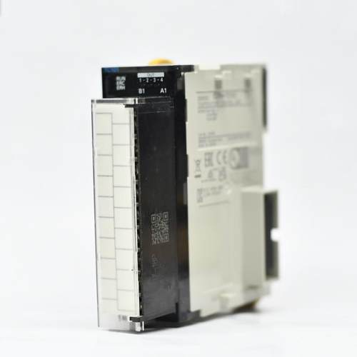 全新PLC欧姆龙CJ1W-TC001TC002