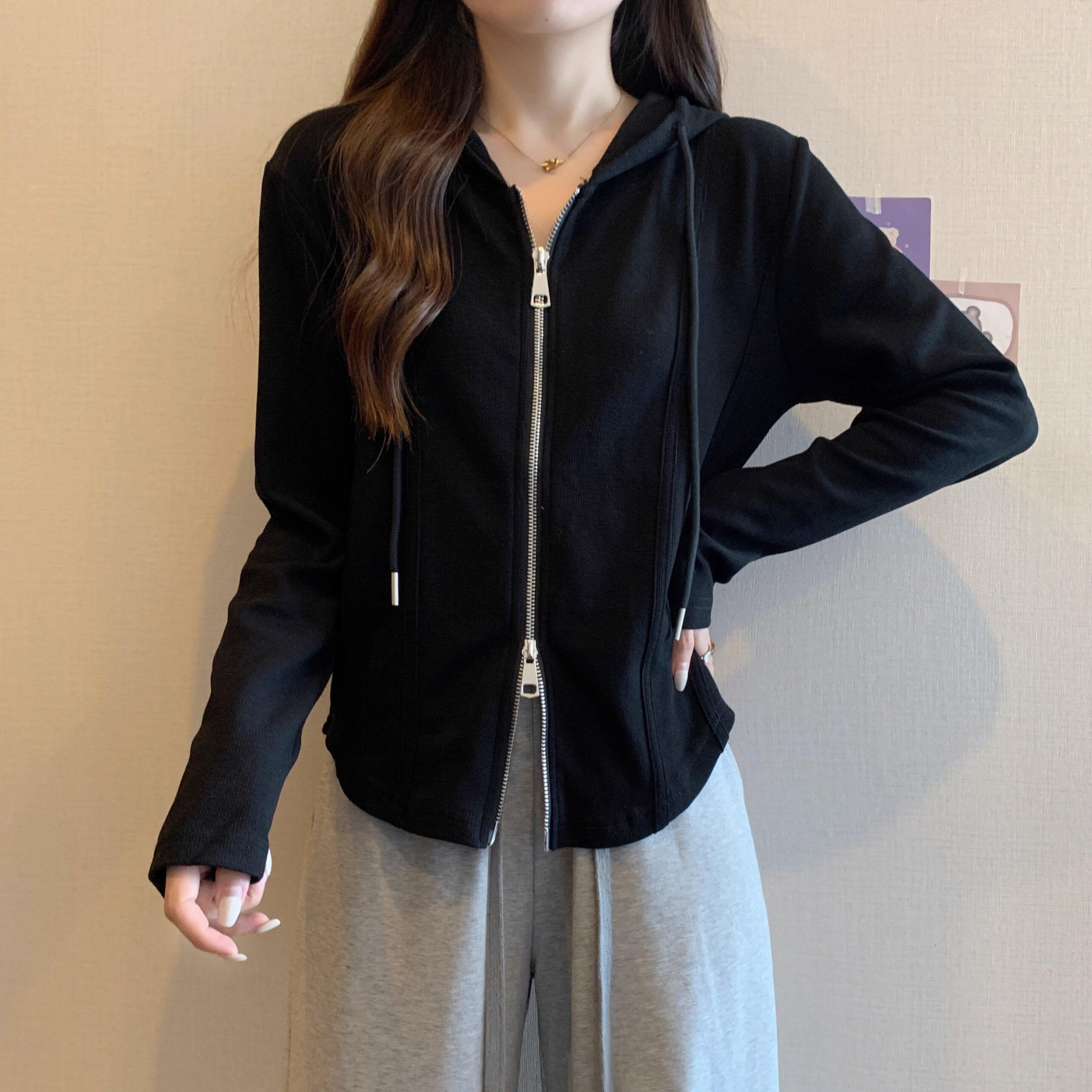品牌折扣正品女装断码清仓特价不能退换短款连帽卫衣外套女