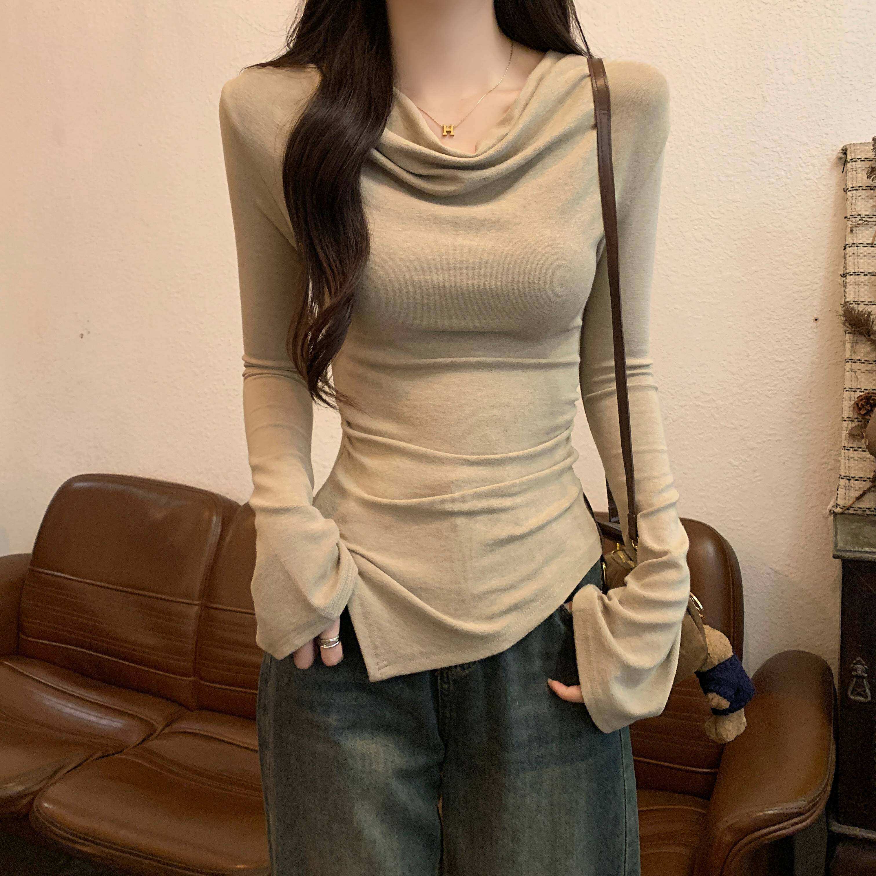 品牌正品女装衣服断码特价清仓 不退换-燕麦色荡领长袖T恤女秋季