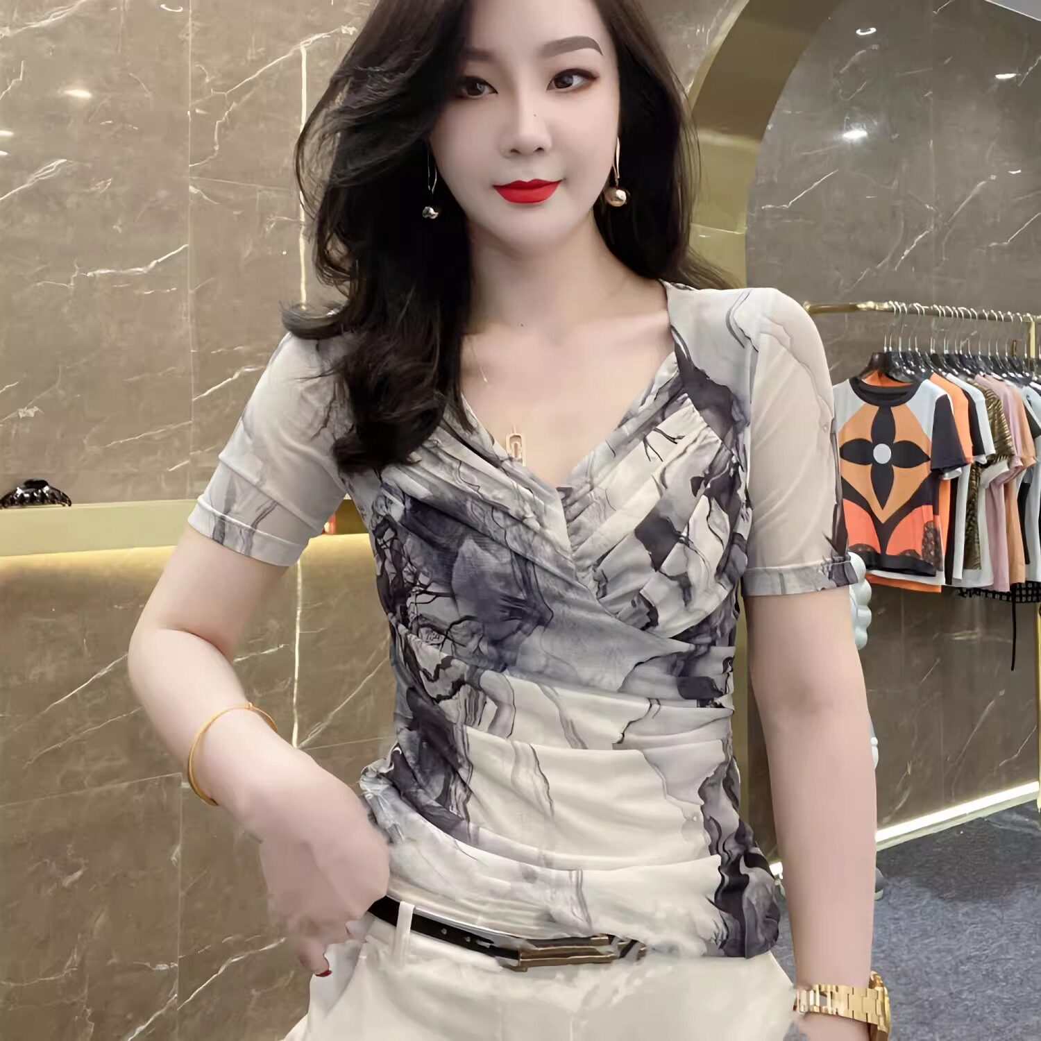 品牌折扣正品女装断码清仓特价不能退换蕾丝v领短袖T恤女2026新款