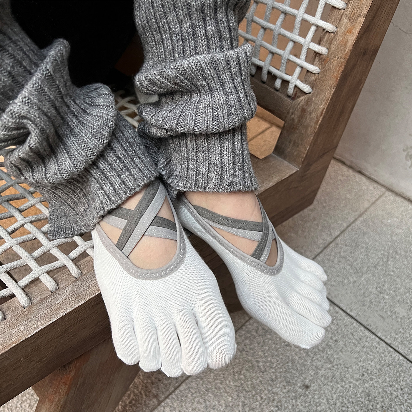 夜间教习室五指瑜伽袜女秋冬交叉绑带防滑地板袜子运动健身分趾袜,女士内衣/男士内衣/家居服,船袜,淘宝优惠券,粉丝福利购,淘宝优惠卷