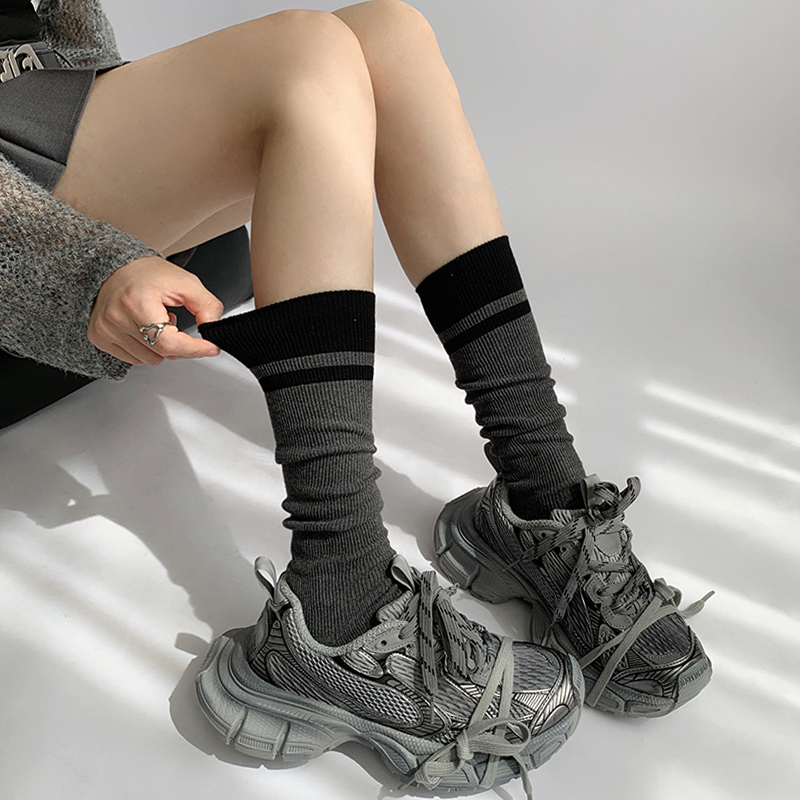 夜间教习室灰色条纹压力小腿袜子