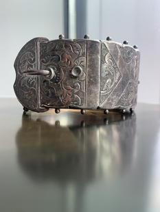 英国伯明翰走狮标满工錾刻纯银手镯，35克重，妥妥老古董