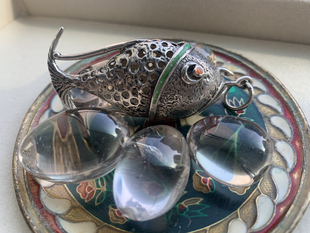 西洋古董银鱼吊坠,珐琅镶嵌鱼尾可摆动,尺寸6.2*2.5cm重21克