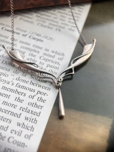 英国纯银项链一体链具备流动感和艺术感 长约45cm重5.6克 线条