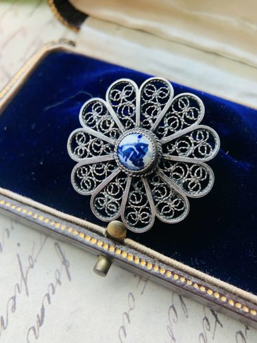 伦敦买回，荷兰风车花丝胸针，直径3.1cm重3.8克