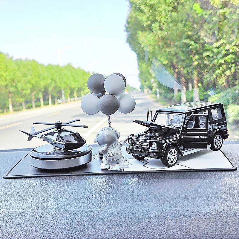 高档宇员高载香水汽车香航薰车车内持久香氛档太阳能转动飞机摆件