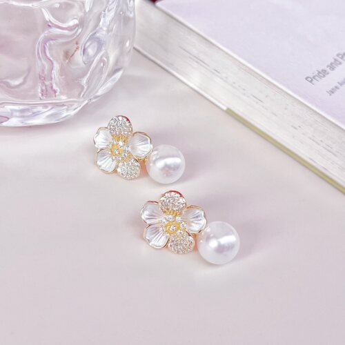 法式轻奢气质精致微镶花朵珍珠耳坠s925银针高级小众设计独特耳环