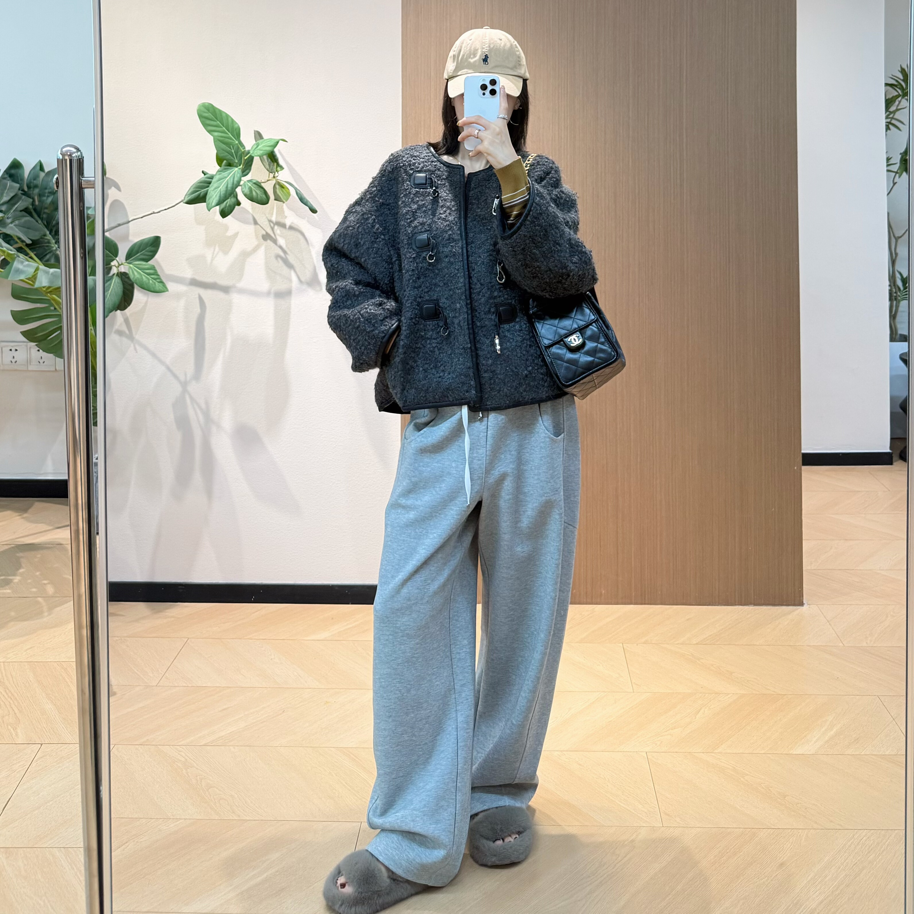 时髦精必冲 con*卷卷毛马蹄扣羊毛外套