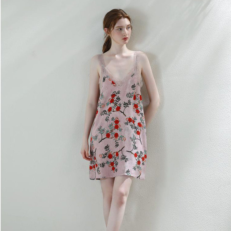 高级感洋气无袖蕾丝吊带睡裙