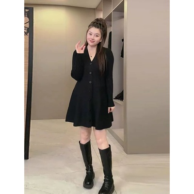 轻奢风韩版简约V领针织毛衣裙