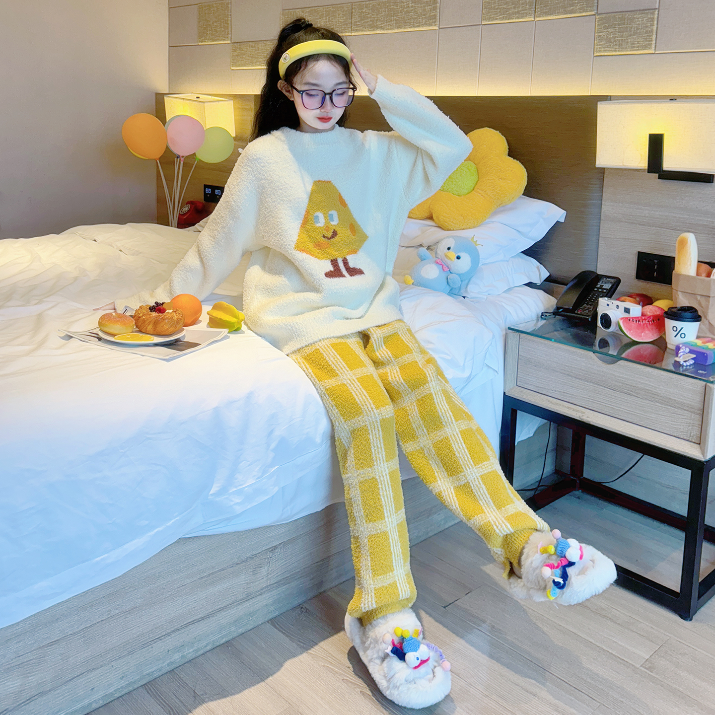 女童睡衣冬季2025新款儿童半边绒家居服女大童加厚珊瑚法兰绒套装