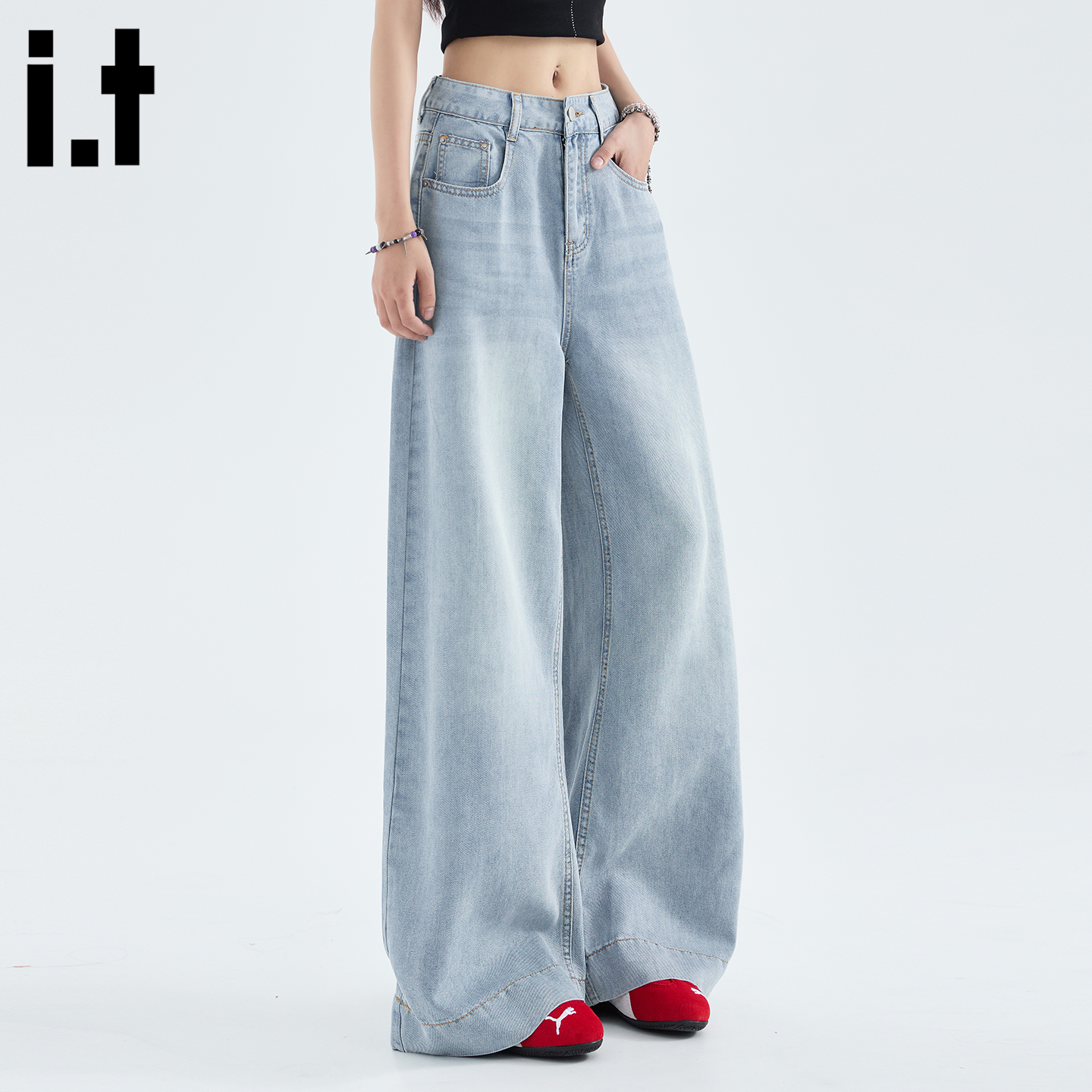 时尚蓝色水洗阔腿牛仔裤女