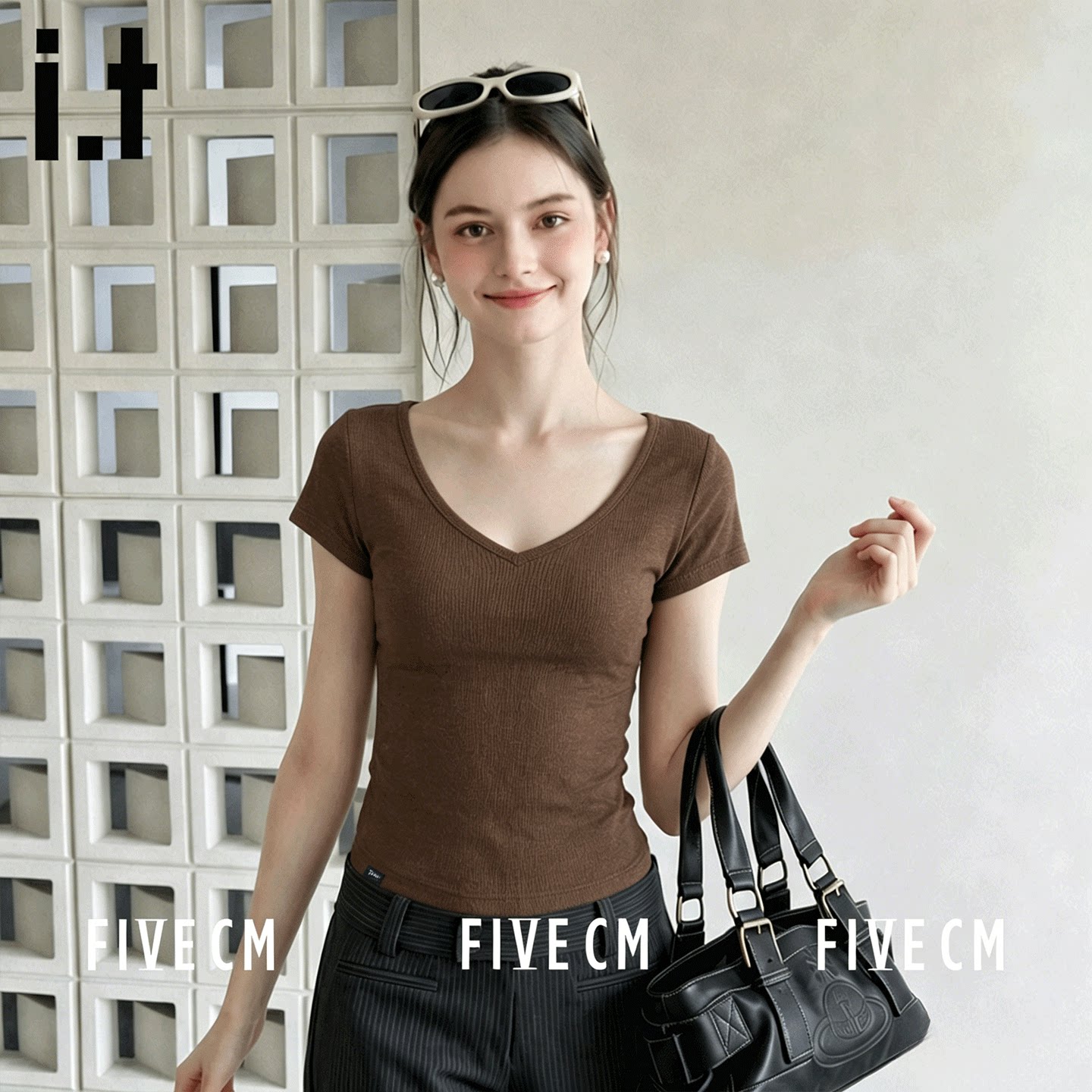 itFIVECM纯色V领修身短款短袖