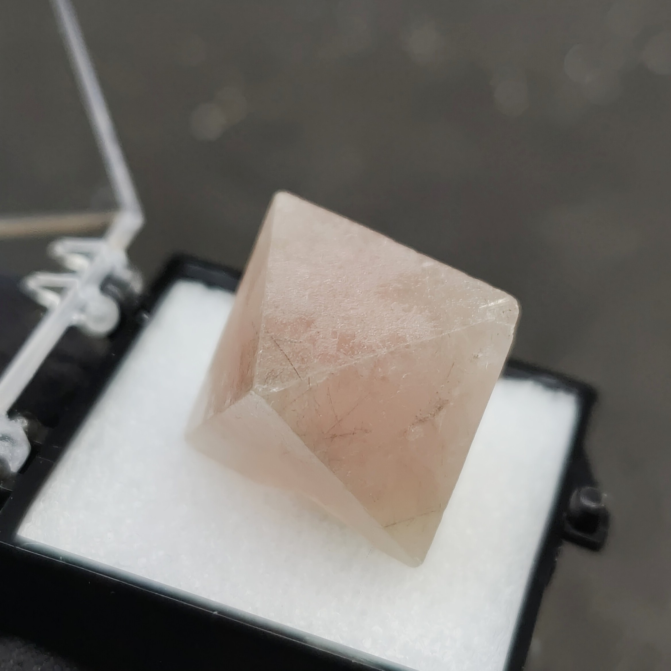 内蒙古红萤石,稀有矿物,天然矿物矿石矿标晶体科普收藏礼物