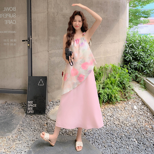高级小众不撞款文艺风粉色吊带连衣裙女夏超火好看绝美松弛感长裙图片