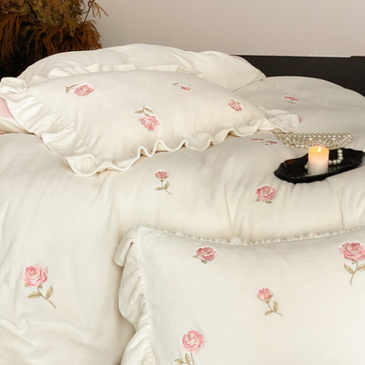 玫瑰绣花230g牛奶绒四件套