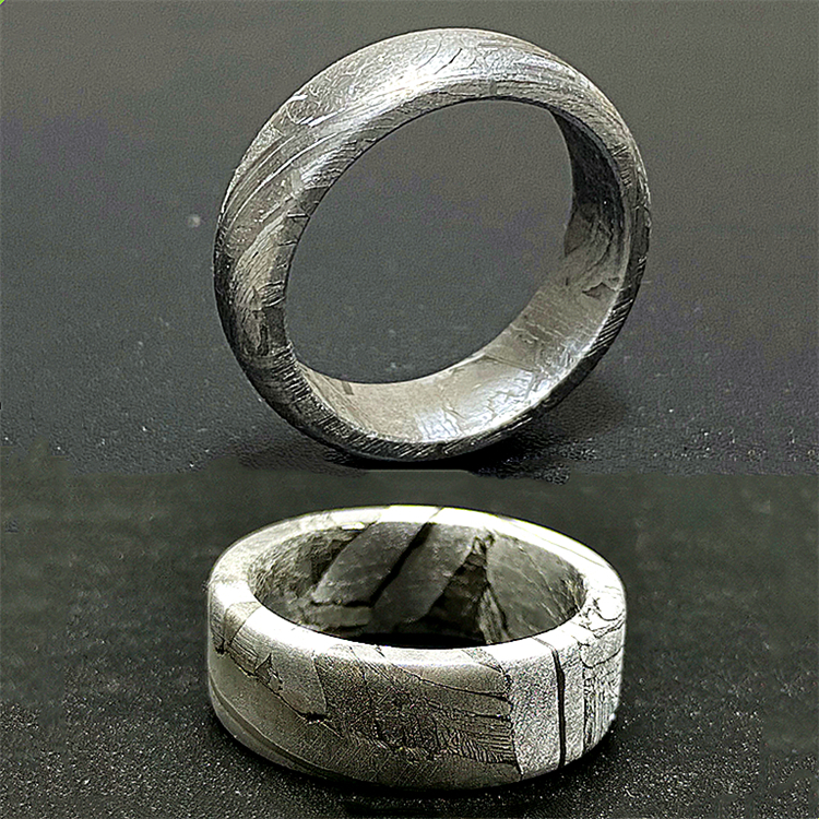 特价阿勒泰铁陨石戒指