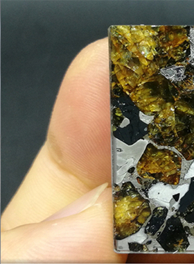 橄榄陨石切片 橄榄石铁陨石 吊牌 Seymchan天铁 贴蓝宝石吊坠