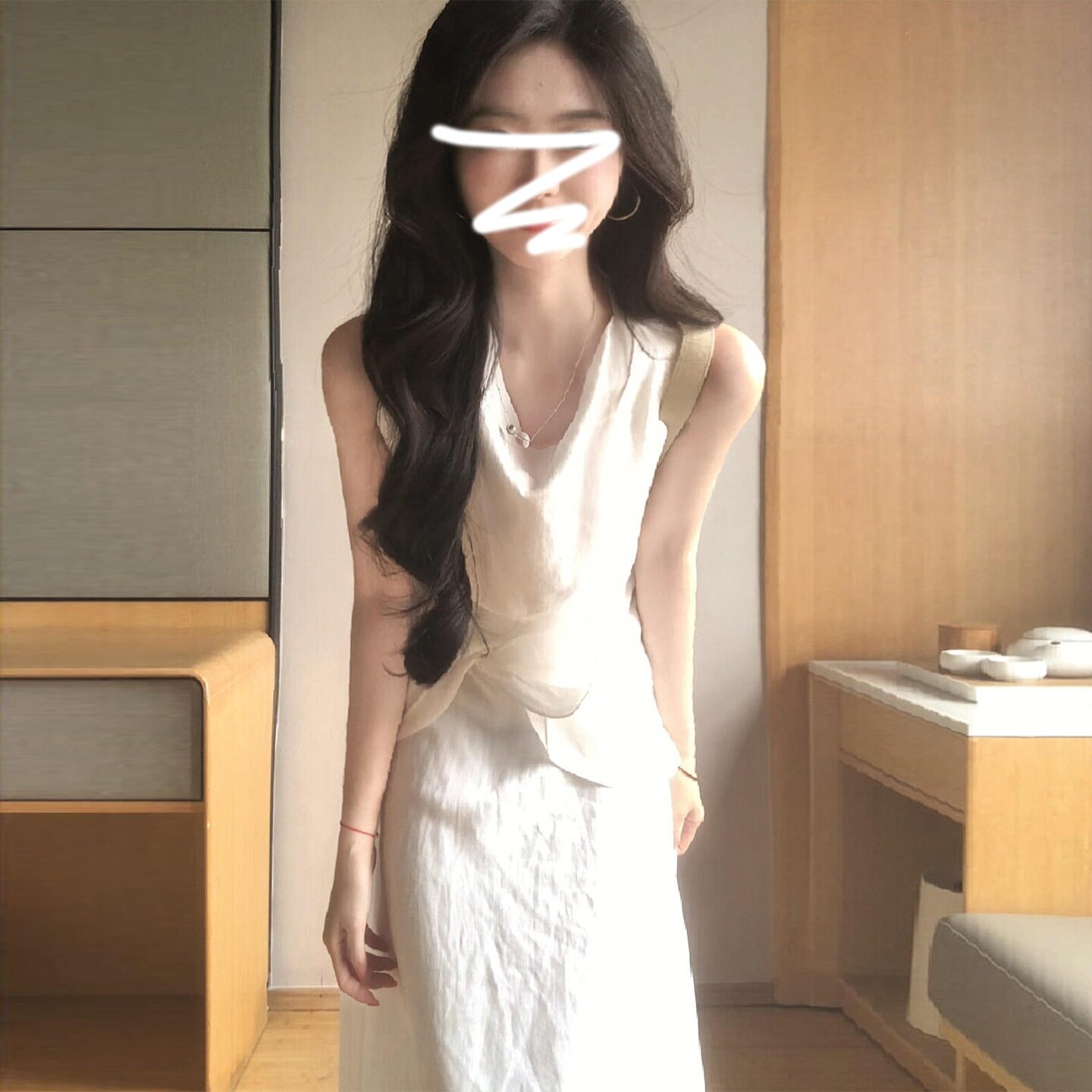 法式温柔风白色无袖连衣裙子女夏季新款荡领扭结淡人高知长裙