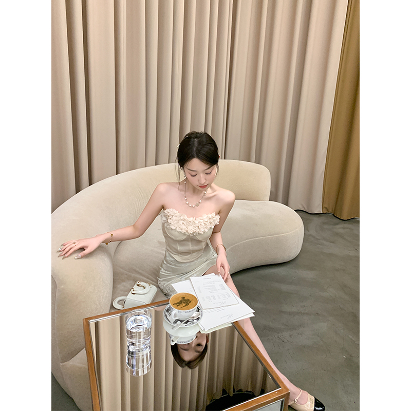 立体花朵修身裹胸背心优雅