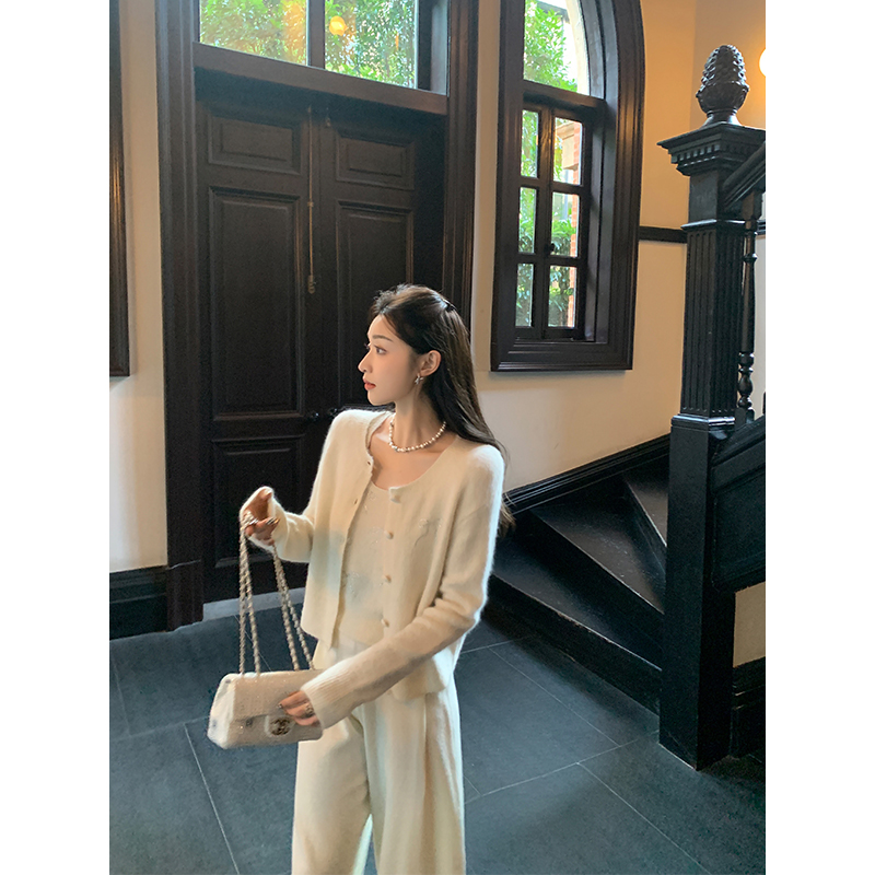 甜美烫钻蝴蝶结背心&针织衫