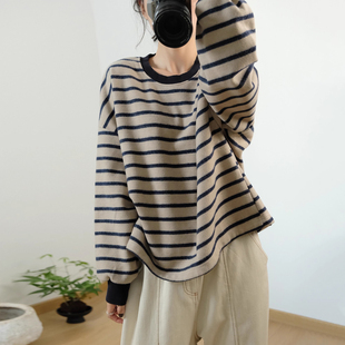 古与色冬季韩版慵懒风蝙蝠袖宽松大码休闲舒适纯棉加绒条纹卫衣女