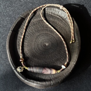 【藏玺·物与悟】天然缠丝玛瑙磨砂面咖色做旧金刚圣湖天珠项链