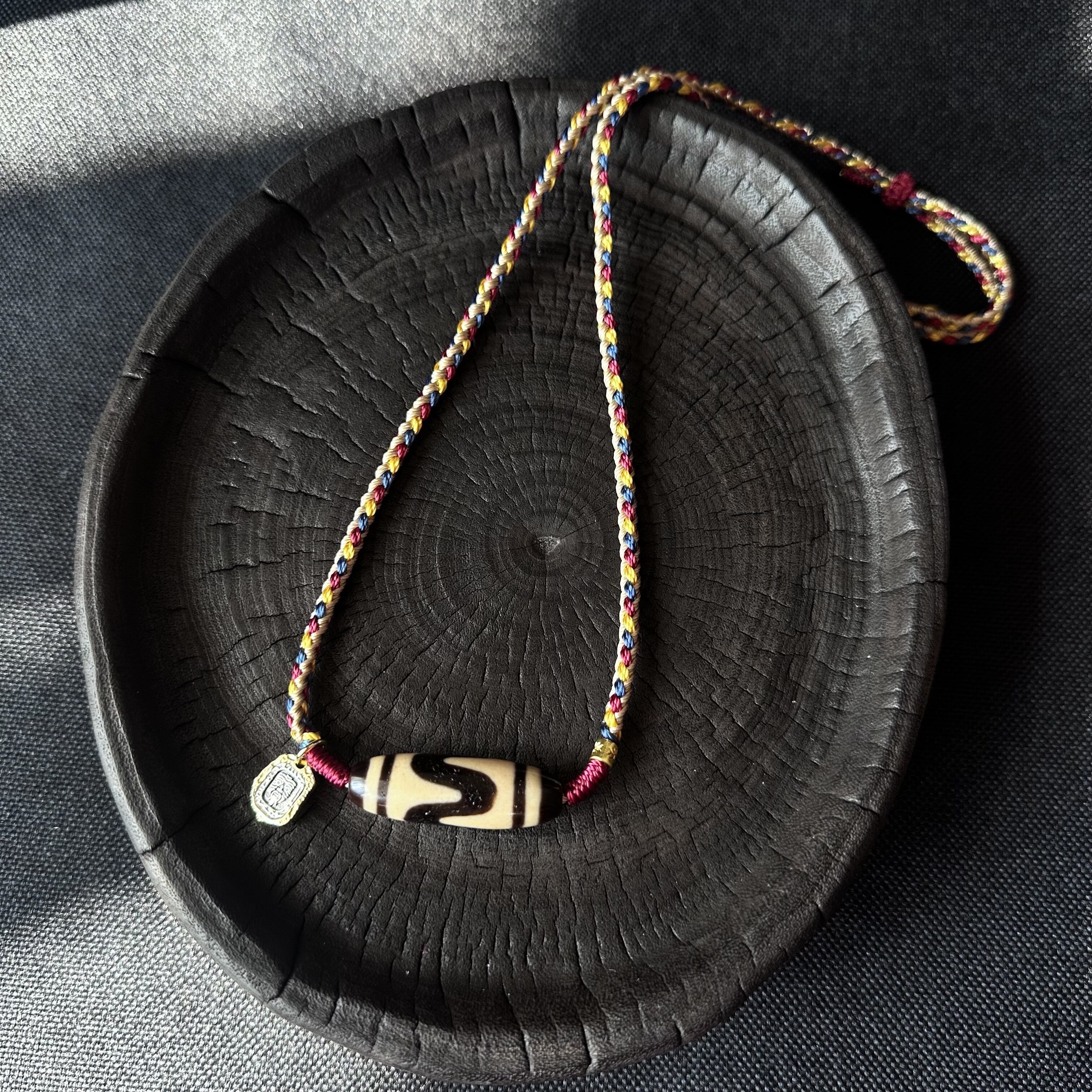 【藏玺&middot;物与悟】台珠精品牙黄双线虎牙天珠玛瑙锁骨项链原创设计