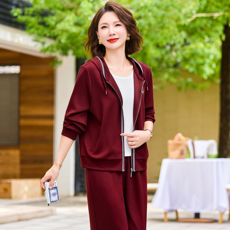 妈妈款运动服套装春秋贵夫人品牌上衣外套中老年女春装带帽