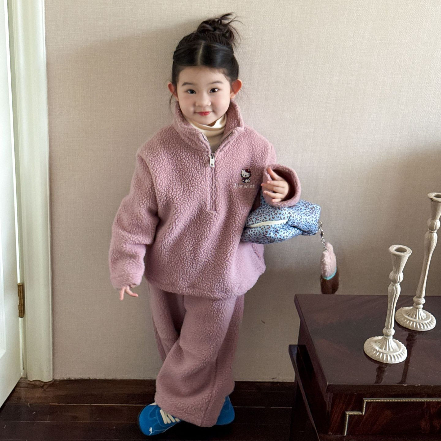 2025冬季新款韩版女童立领套头kitty猫加厚羊羔毛卫衣+卫裤套装