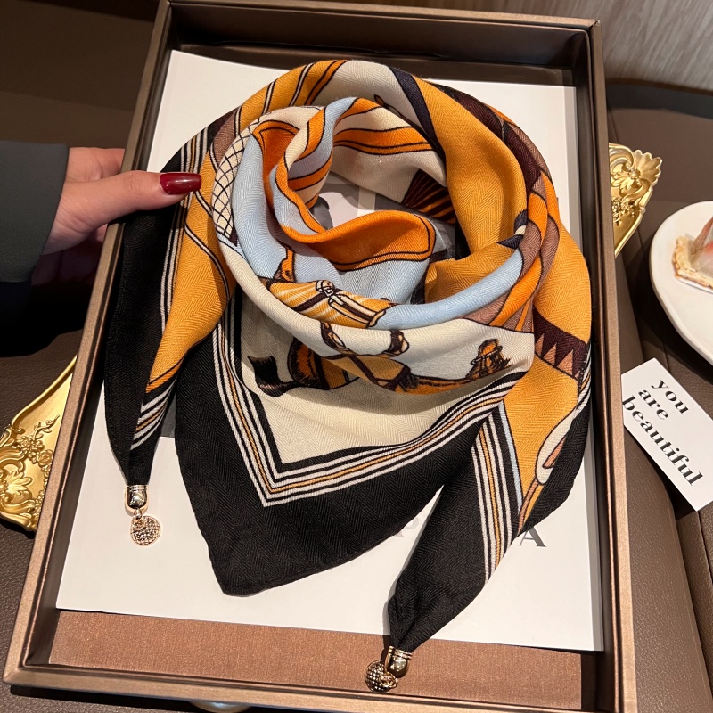 磁吸三角护颈小围巾女方巾围脖