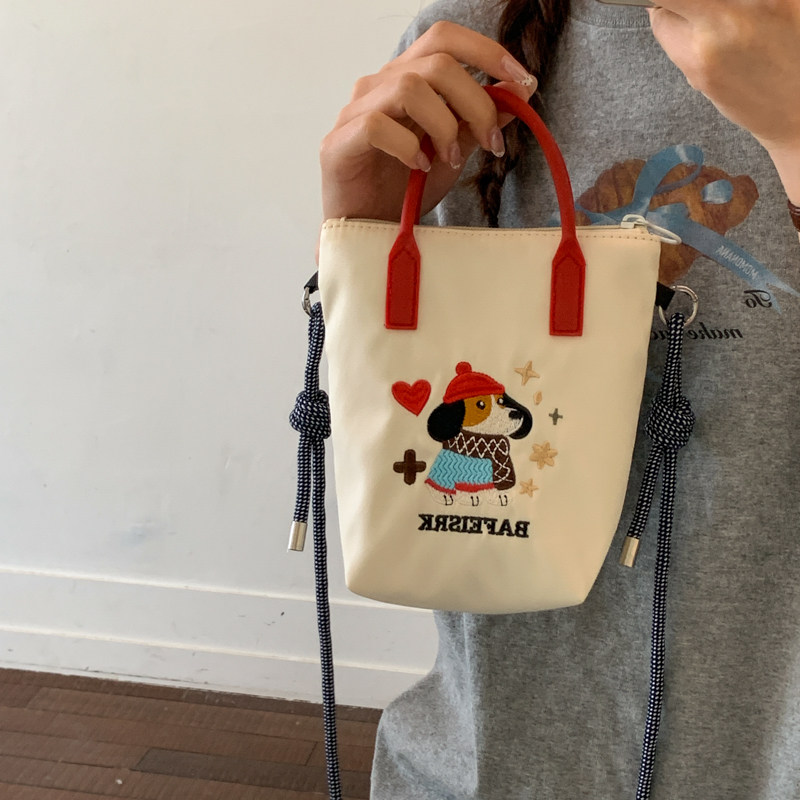 小众高颜值卡通小狗手机包女尼龙手提斜挎包多功能收纳拉链小包包