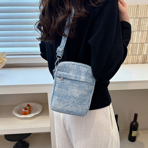 小众牛仔斜挎手机包女轻便百搭