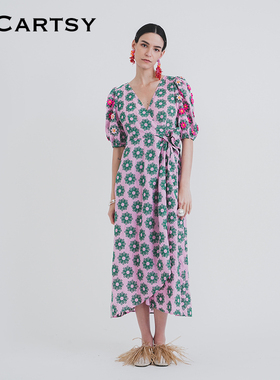 MICartsy王紫珊春夏新款花朵绣线连衣裙女V领短袖显瘦BRBR048