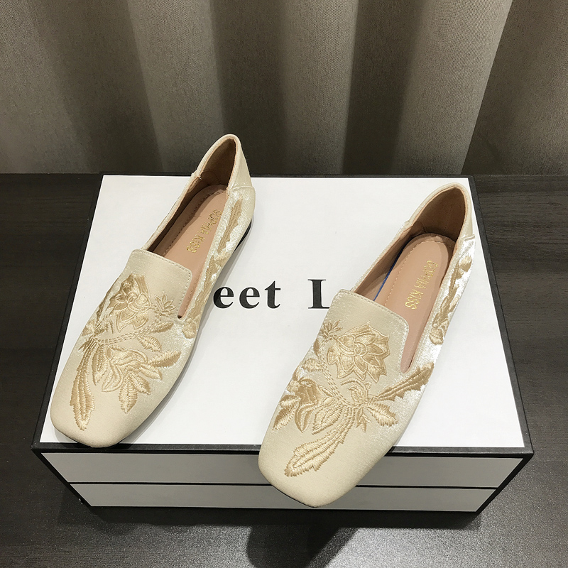 新中式复古刺绣平底浅口单鞋女