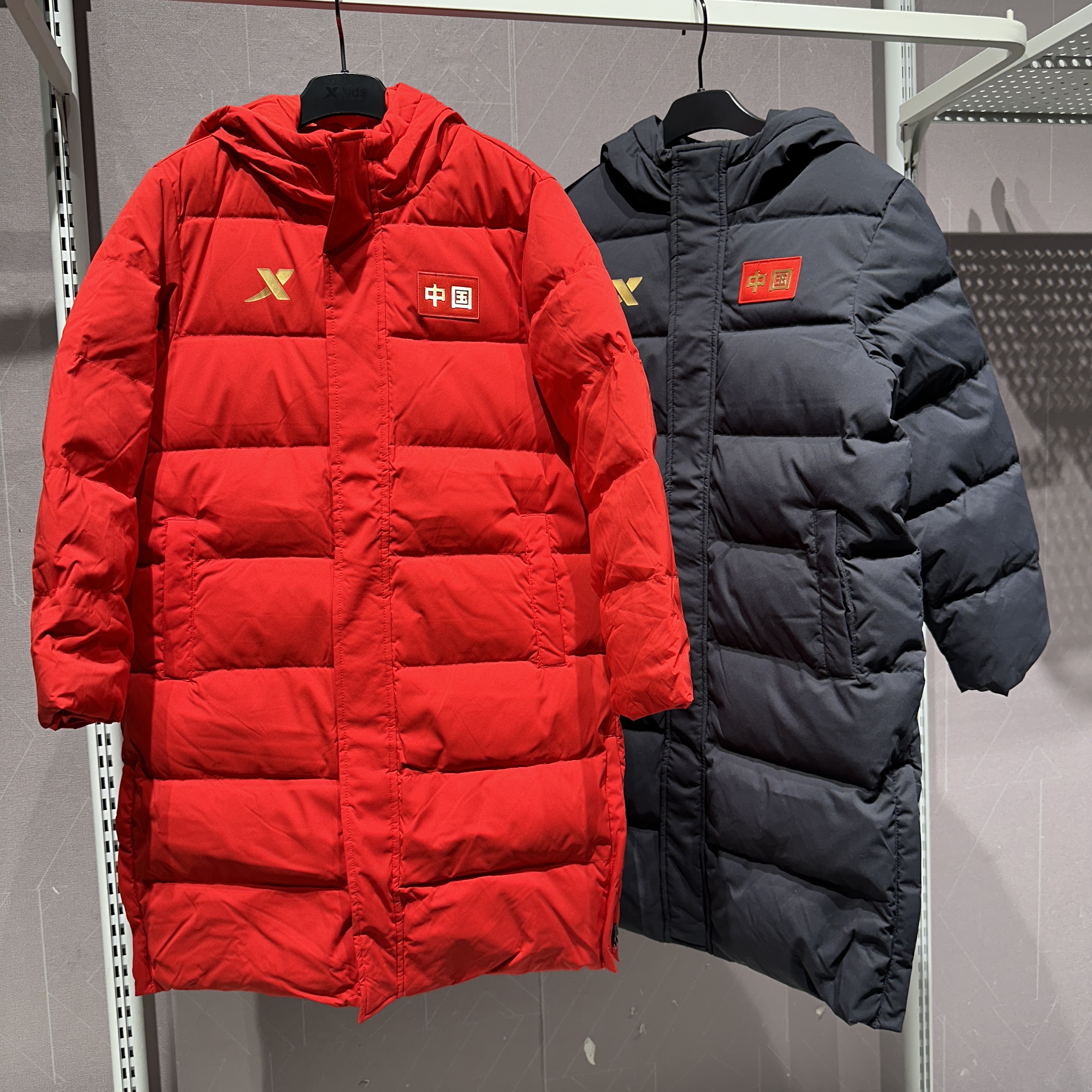 特步儿童中长款羽绒服男保暖