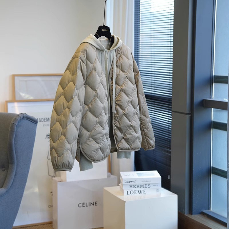 虫小小 出口单轻薄V领简约菱格宽松显瘦90白鸭绒羽绒服女冬799G