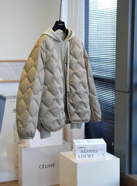 虫小小 出口单轻薄V领简约菱格宽松显瘦90白鸭绒羽绒服女冬799G